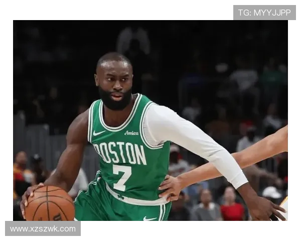 兄弟重聚引发热潮杰伦布朗半场表现平平仅得10分4板4助 兄弟重聚引发热潮杰伦布朗半场表现平平仅得10分4板4助